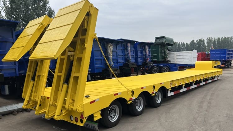 3 Axle 40Ft Low Bed Trailer Truck | Low Bed Truck Price in Mozambique